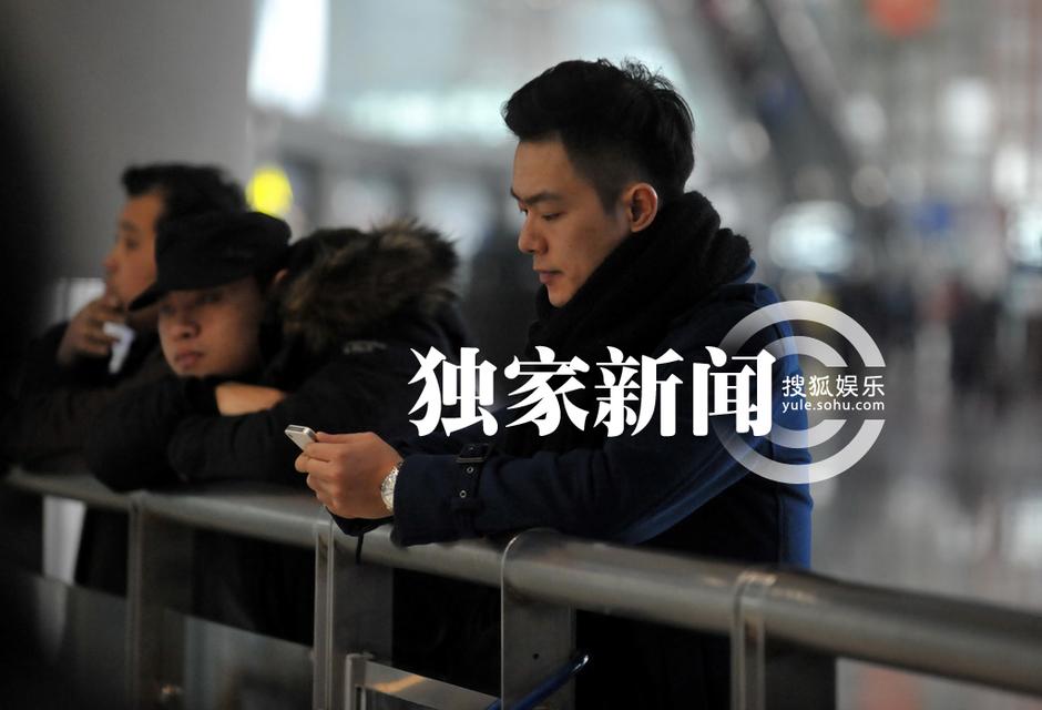 李彩樺富二代男友曝光 機場相擁