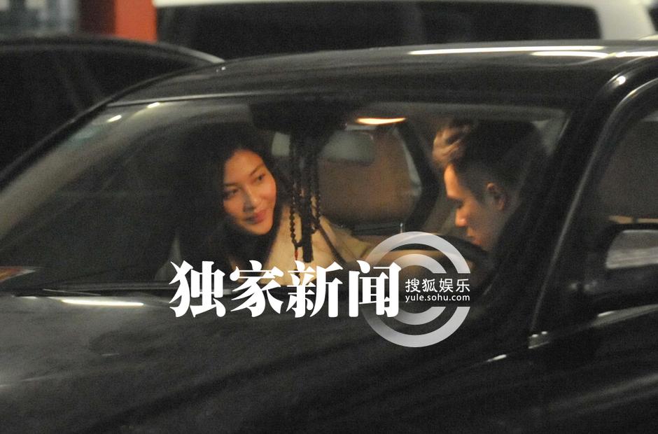 李彩樺富二代男友曝光 機場相擁