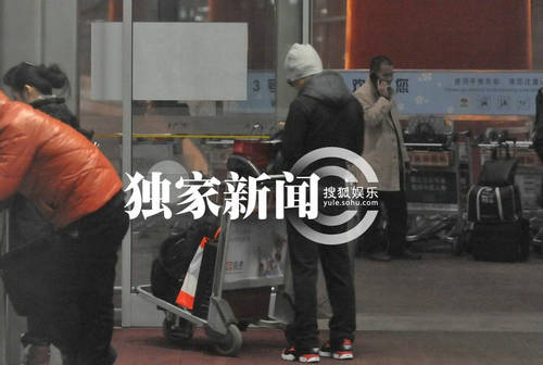 王寶強潮范兒現(xiàn)身