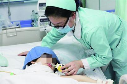 男子捅死岳母妻子砍傷女兒續(xù):女孩病情穩(wěn)定 男子捅死岳母妻子砍傷女兒續(xù):女孩病情穩(wěn)定