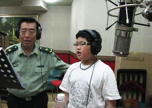 傳李雙江兒子涉嫌輪奸遭拘留。圖為李雙江父子錄音