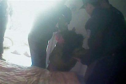 醉酒妻子哭喊打鬧要自殺 打電話給閨蜜托孤 醉酒妻子哭喊打鬧要自殺 打電話給閨蜜托孤