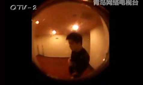 男子帶女友住賓館遭偷聽(tīng)