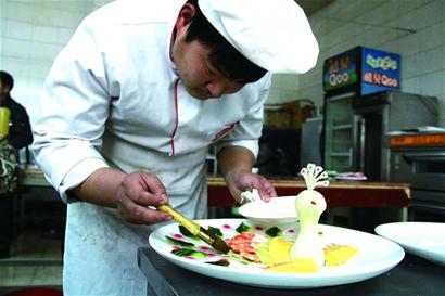 今天鬧元宵 糖球開會(huì)游人開胃