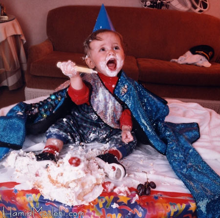 邁克爾杰克遜罕見(jiàn)家庭照曝光 慈父溫馨抱兒女