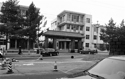 1月23日，大同縣政府門前。大同縣已納入連片特困區(qū)。