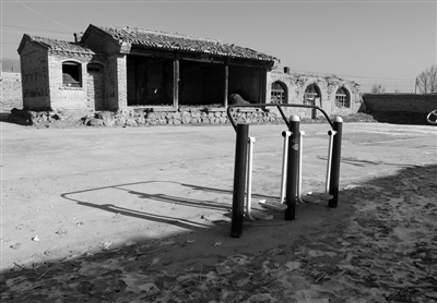 1月13日，大同縣巨樂鄉(xiāng)西閣老山村，山西省農(nóng)民健身設(shè)施“全覆蓋”，也覆蓋到了這里。