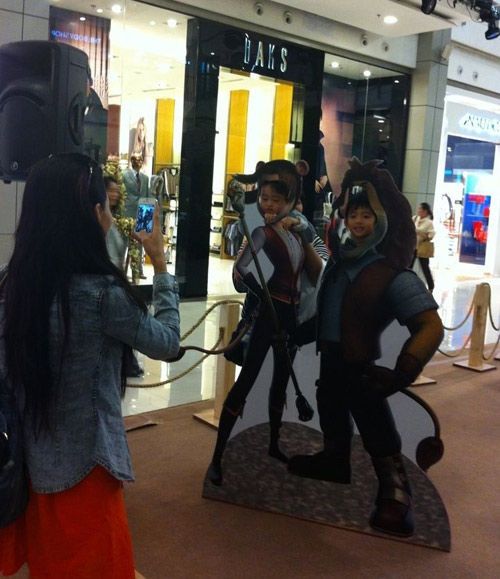 張柏芝攜子泰國過新年 網友偶遇曝兩子照片(圖)