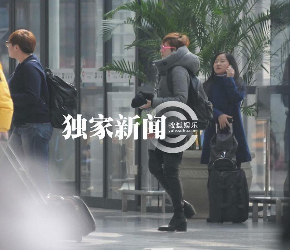 追星：楊坤深夜奔會所帶神秘女同歸 孫儷撈金變粉嫩辣媽