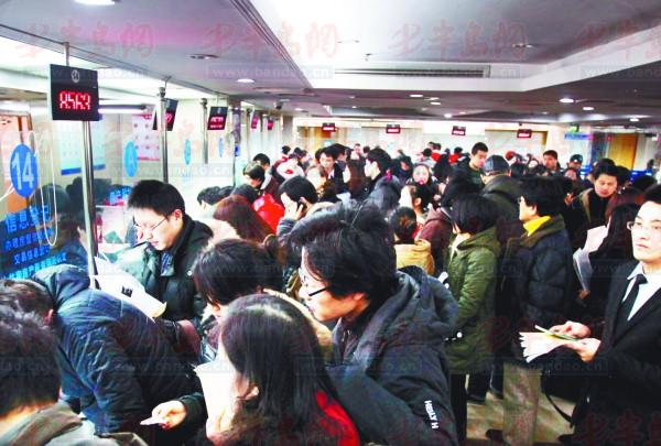 新政攪熱二手房市場(chǎng) 警惕交易成本轉(zhuǎn)嫁購(gòu)房者 新政攪熱二手房市場(chǎng) 警惕交易成本轉(zhuǎn)嫁購(gòu)房者