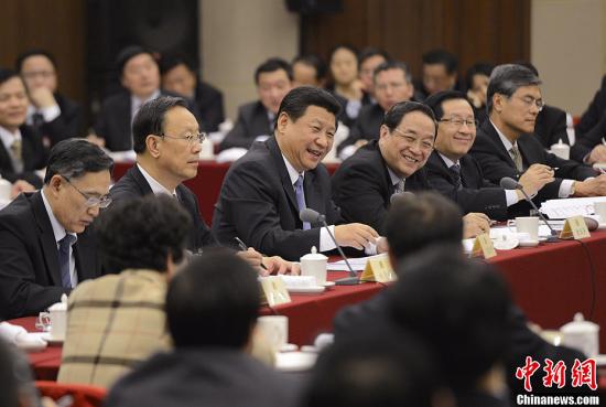 高層參團(tuán)討論氣氛活潑 媒體稱讓政治充滿人情味