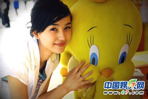 北影十年?；ㄈ毓?《老房有喜》童星小燕子標(biāo)準(zhǔn)美人胚