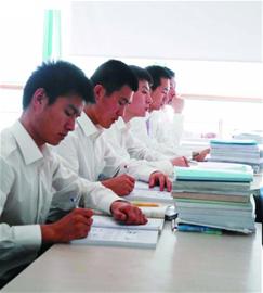 想沖上云霄？自掏學(xué)費80萬