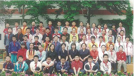 李天一小學(xué)畢業(yè)照曝光年齡再遭質(zhì)