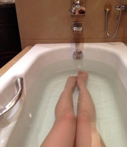 北體大校花90后童苡萱艷照流出 蜂腰美背秒殺柳巖張馨予