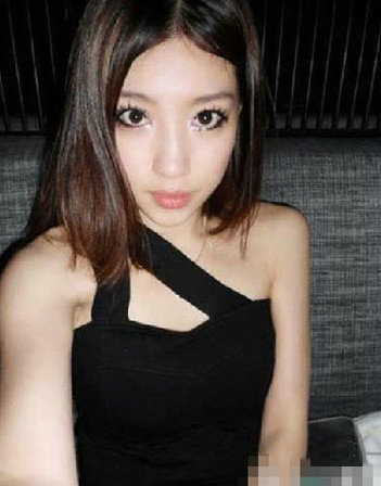 貴族學(xué)校奢侈生活：學(xué)生猖狂法拉利常見(jiàn)