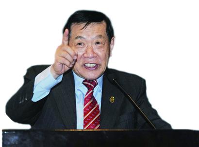 “當(dāng)代福爾摩斯”李昌鈺昨在青島大學(xué)講成功經(jīng)驗(yàn)及經(jīng)典案例 “當(dāng)代福爾摩斯”李昌鈺昨在青島大學(xué)講成功經(jīng)驗(yàn)及經(jīng)典案例