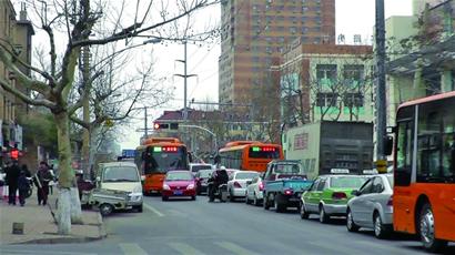 鞍山二路信號燈故障1小時 鞍山二路信號燈故障1小時