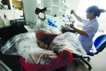 食品檢測(cè)過程揭秘:豬肉粉身碎骨驗(yàn)明正身