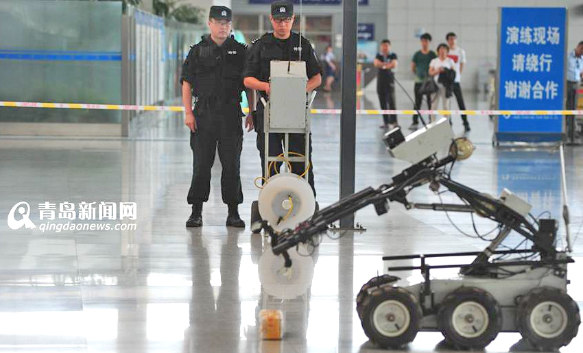 高清：實(shí)拍機(jī)場(chǎng)反恐演練