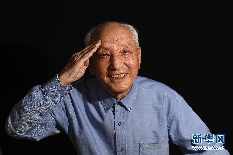 （抗戰(zhàn)勝利70周年）（1）敬禮，老兵！