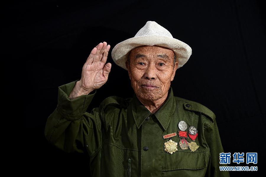 （抗戰(zhàn)勝利70周年）（4）敬禮，老兵！