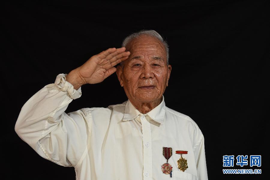 （抗戰(zhàn)勝利70周年）（6）敬禮，老兵！