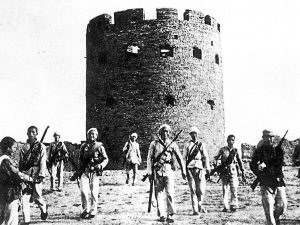 八路軍攻克曲陽(yáng)縣下河鎮(zhèn)日軍據(jù)點(diǎn)。