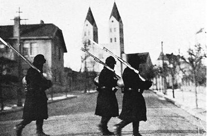 8年侵略，日寇光鹽就搶了216萬噸