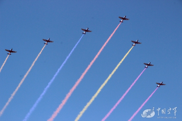 閱兵空中梯隊(duì)難度遠(yuǎn)超以往 數(shù)十將校任領(lǐng)頭雁
