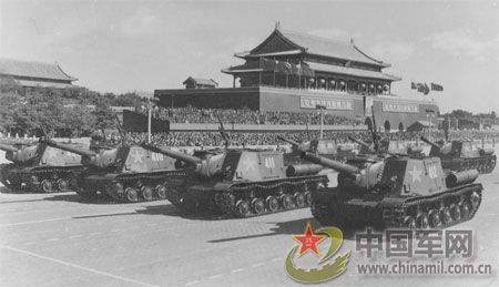 1958年國慶閱兵 民兵方隊(duì)規(guī)?？涨?組圖)