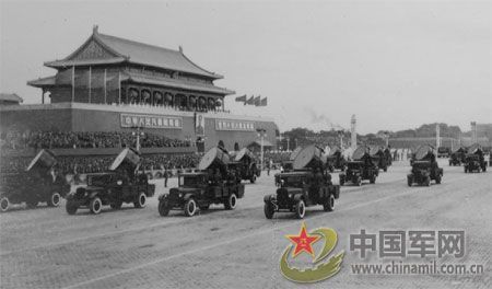 1955年國慶：實(shí)行軍銜制 換裝大閱兵