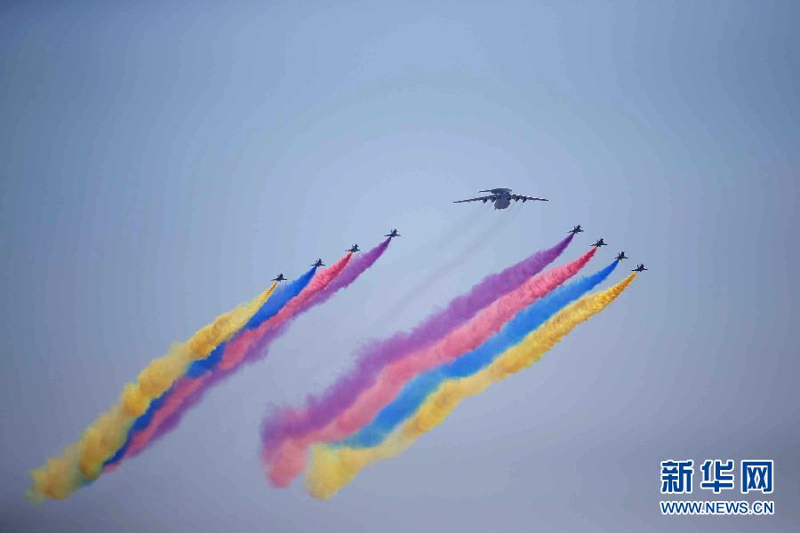 （九三閱兵·新華網(wǎng)）紀(jì)念抗戰(zhàn)勝利70周年大會在京舉行