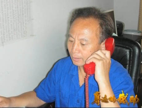  工作中的楊奎烈。