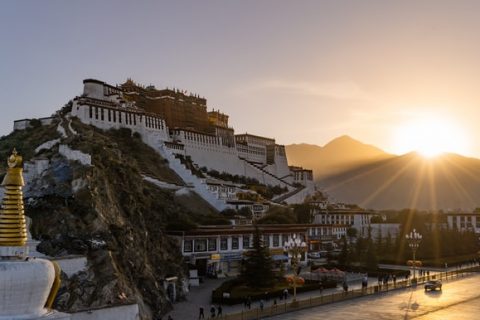 為什么越來越多的人喜歡去拉薩注冊(cè)公司？